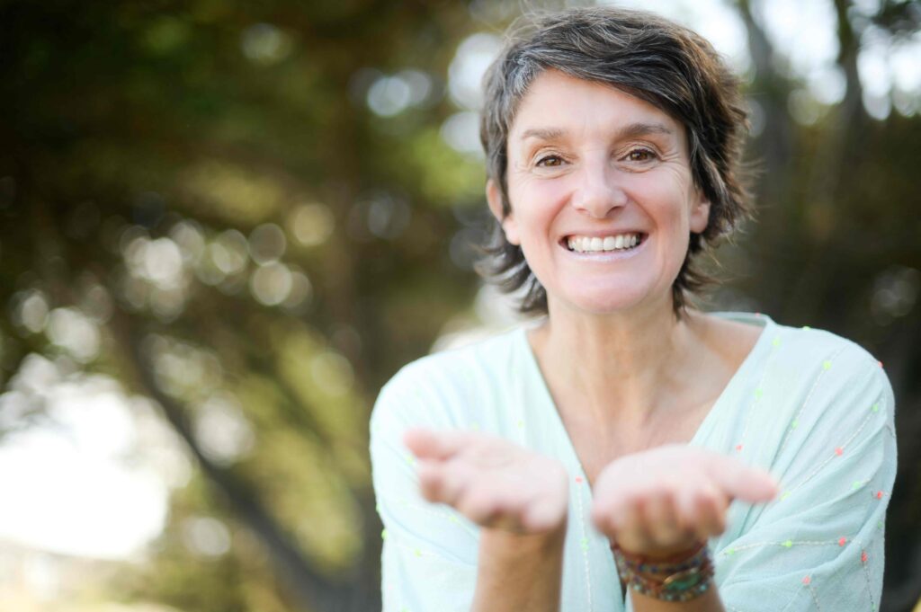 CAROLINE GAUTHIER INSUFLANT L'ABONDANCE