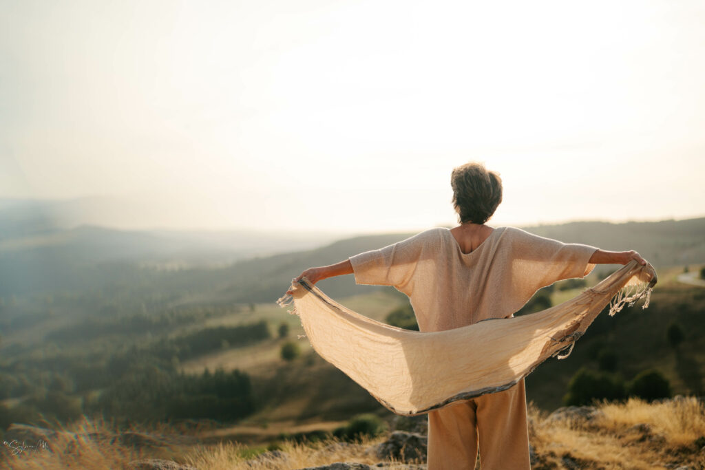 caroline gauthier developpement personnel et spirituel, éveil, intuition, formation, stage, empuissancement, spiritualité, pouvoir créateur, developper son intuition, divin, intuition sacrée